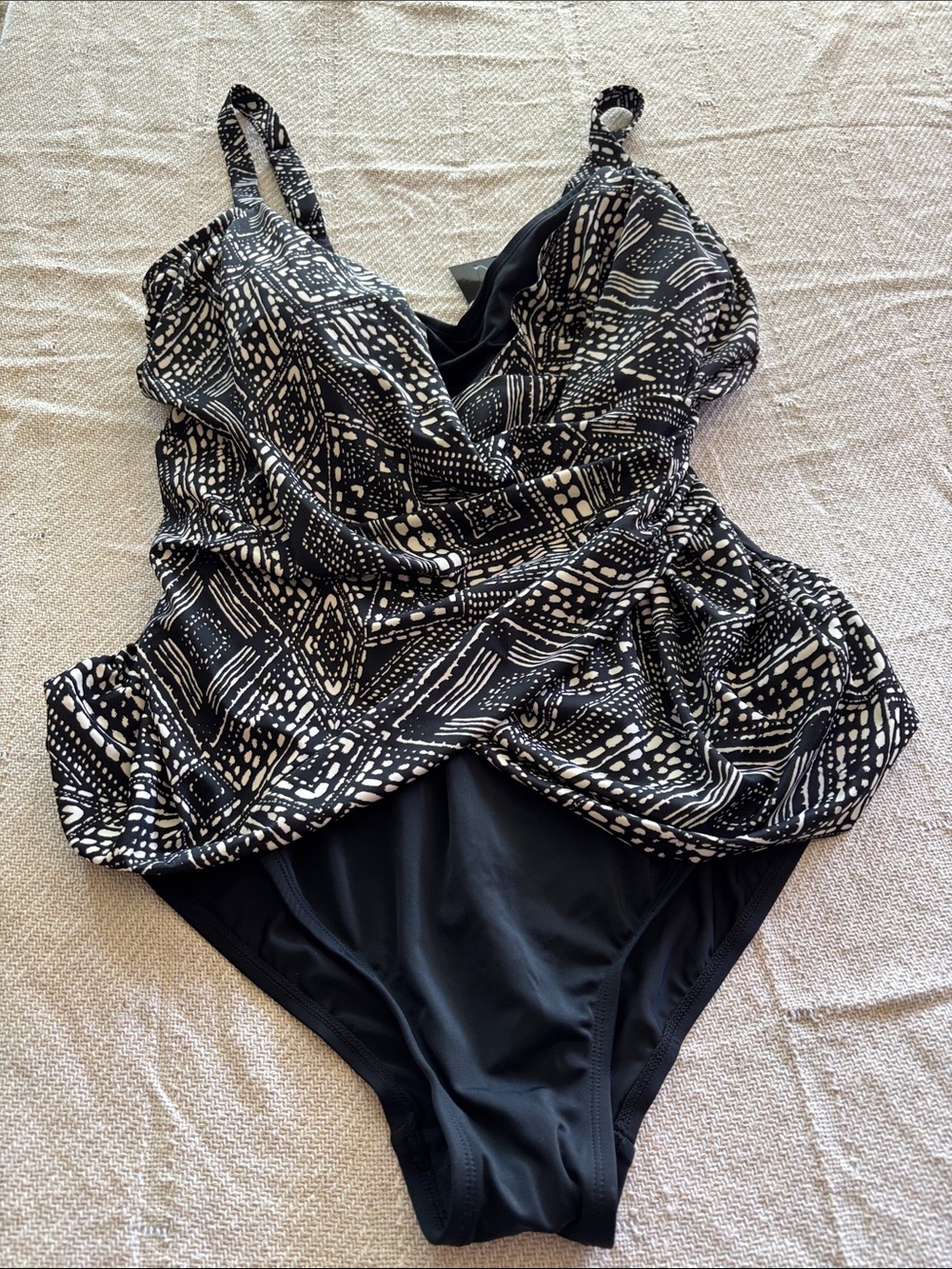 Plus Size 24 NWT Swimsuit One Piece Front Wrap Avenue